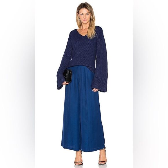 Finders Keepers Frederick Flare Sleeve Knit Ink Oversized V Neck Sweater Navy XS - Picture 2 of 7